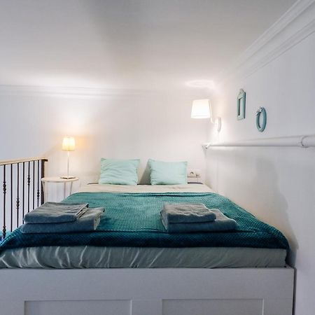 Ombre Apartment With Parking Option 布达佩斯 外观 照片