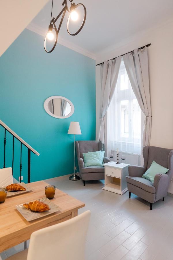 Ombre Apartment With Parking Option 布达佩斯 外观 照片